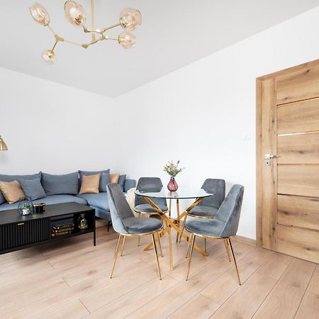 Manufaktura Residence - Apartamenty Prestiz Z Garazem Podziemnym I Dwoma Lazienkami ウッチ エクステリア 写真