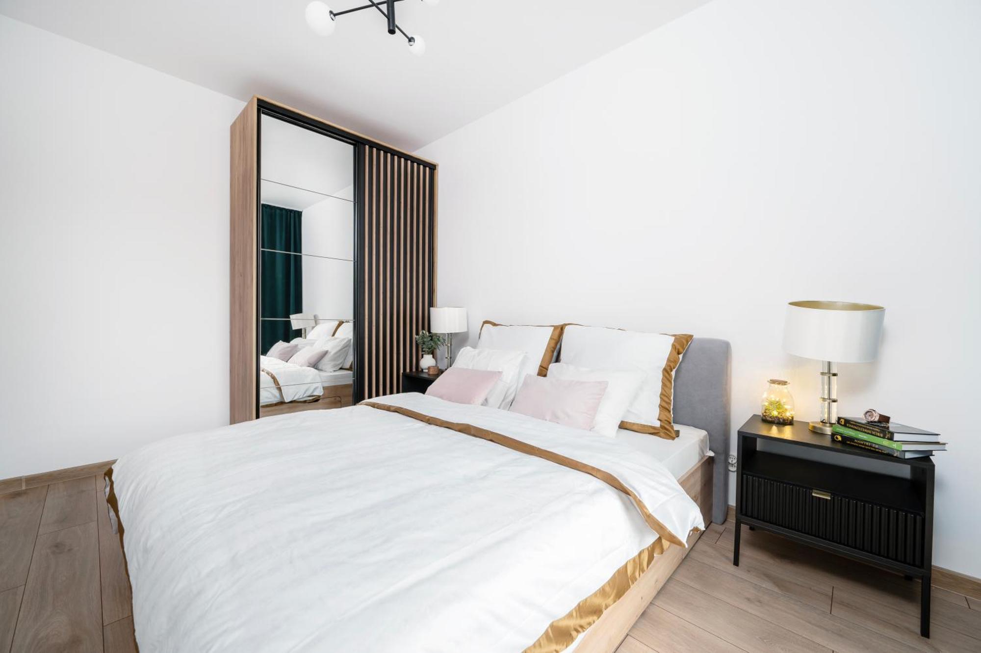 Manufaktura Residence - Apartamenty Prestiz Z Garazem Podziemnym I Dwoma Lazienkami ウッチ エクステリア 写真