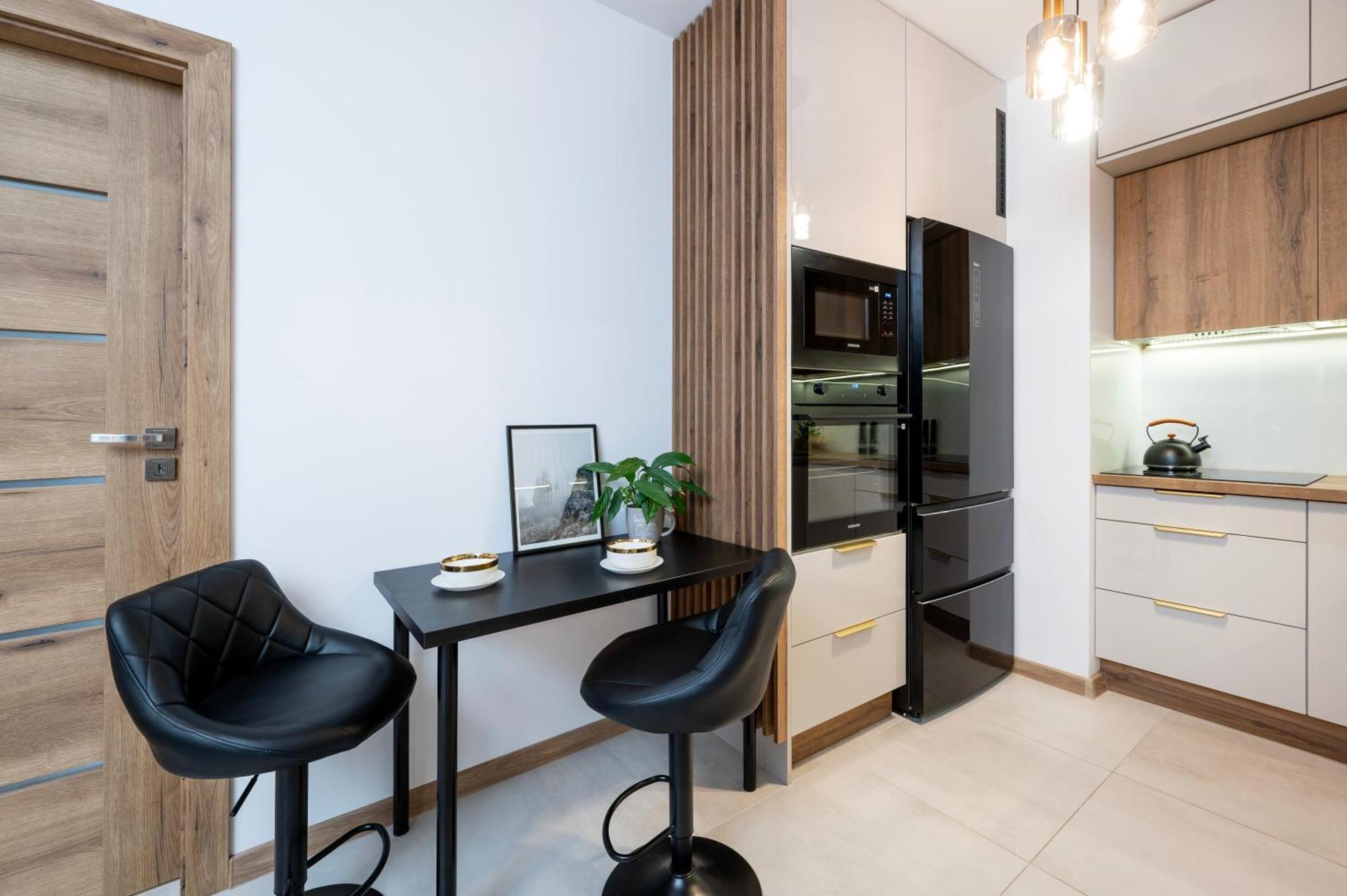 Manufaktura Residence - Apartamenty Prestiz Z Garazem Podziemnym I Dwoma Lazienkami ウッチ エクステリア 写真